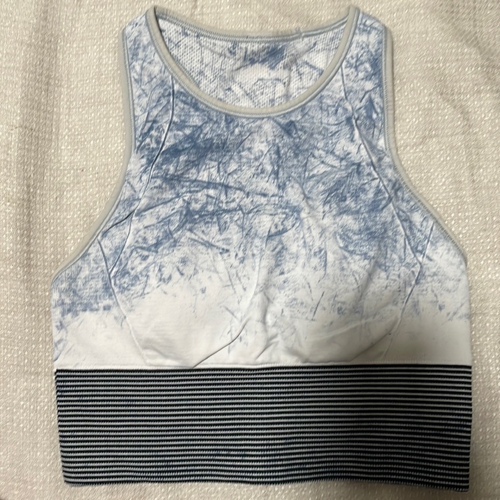 Lululemon Size 6 Sports Bra